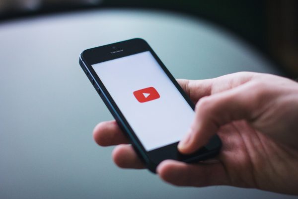 YouTube es popular por el alojamiento de videos gratuito