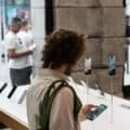 Apple explica por qué tu iPhone 17 Pro puede mostrar arañazos tras usar soportes MagSafe antiguos 6 Apple explica por qué tu iPhone 17 Pro puede mostrar arañazos tras usar soportes MagSafe antiguos