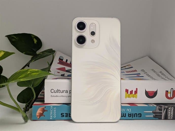 Así es el OPPO Reno 14: destaca por su diseño y supera las expectativas en el día a día 1 Así es el OPPO Reno 14: destaca por su diseño y supera las expectativas en el día a día